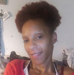 Meet your Posher, Adrienne